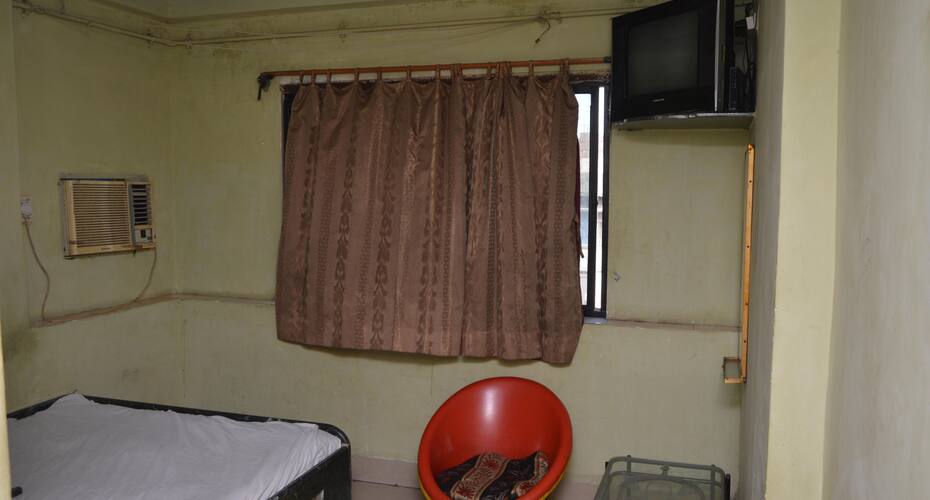 Vishram Guest House, Surat 4
